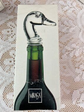 Mikasa Clear Glass Duck Head Bottle Stopper